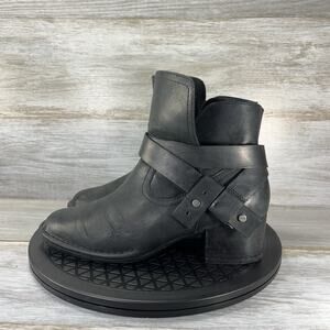 UGG Women’s Australia Elysian Black Leather Zip Strap Ankle Boots Size 7